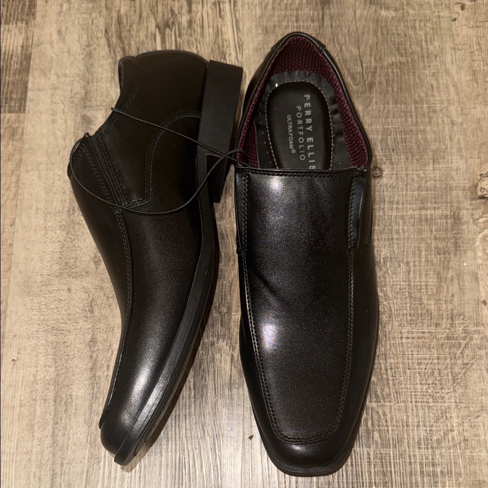 Perry Ellis Men's Black Slip-On Loafers